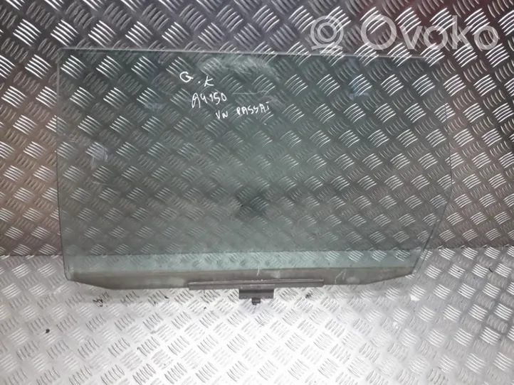 Volkswagen PASSAT B3 Rear door window glass 