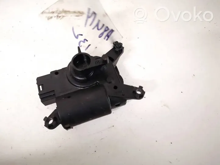 Audi Q7 4L Oro sklendės varikliukas 52411483r04