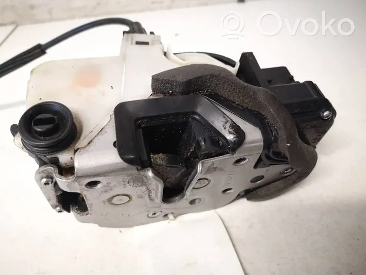 Opel Astra J Rear door lock 13579556