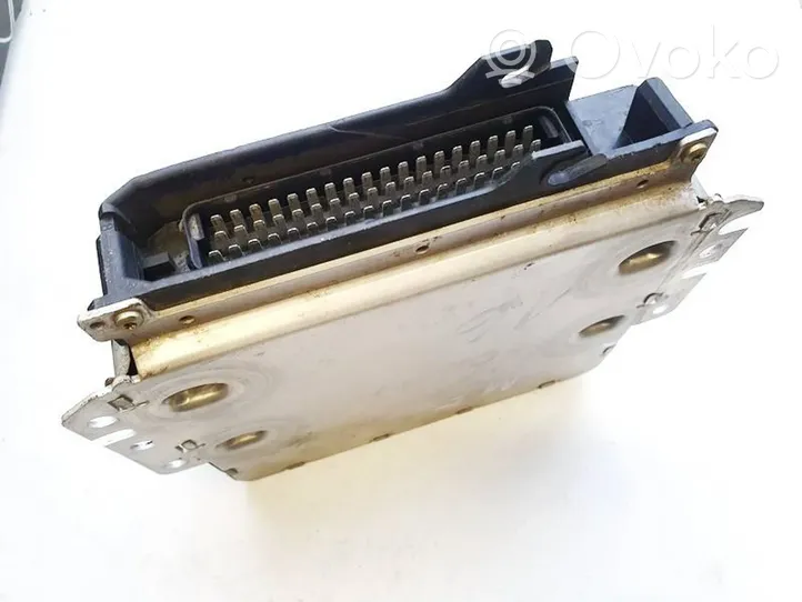 Opel Omega B1 Calculateur moteur ECU 0261203270