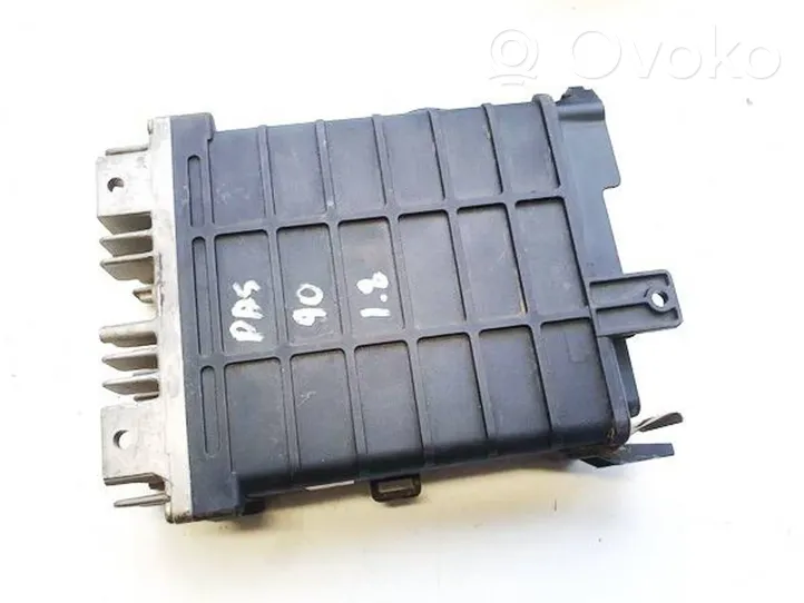 Volkswagen PASSAT B3 Sterownik / Moduł ECU 0261200271