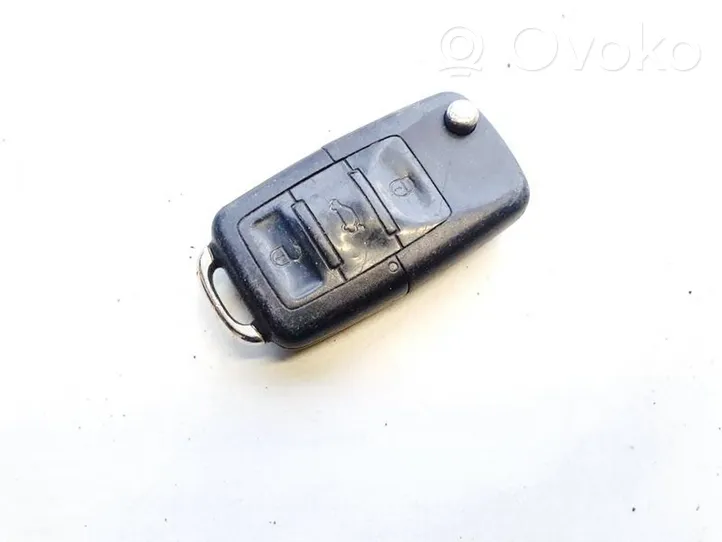 Volkswagen Jetta V Ignition key/card 