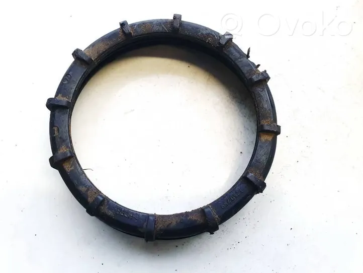 Mercedes-Benz C W203 Bague de verrouillage pour réservoir de carburant 1250759