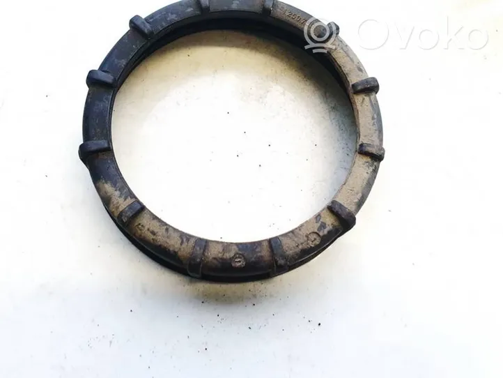 Mercedes-Benz C W203 Bague de verrouillage pour réservoir de carburant 1250759