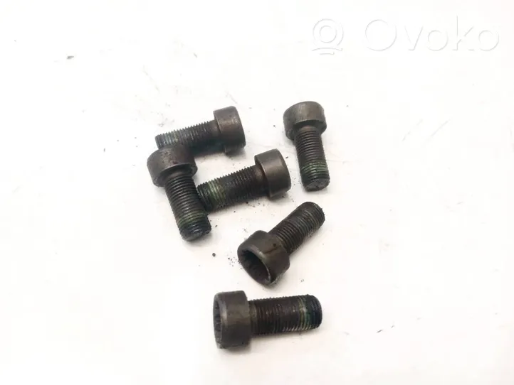 Volkswagen Touran I Nuts/bolts 