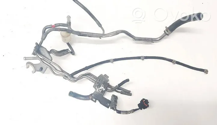 Honda CR-V Fuel line pipe 