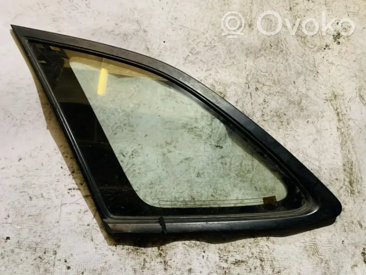 Mazda 323 Fenêtre latérale avant / vitre triangulaire 