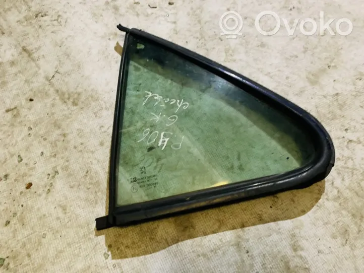 Peugeot 406 Rear vent window glass 