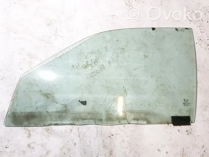 Volkswagen PASSAT B3 Front door window glass four-door 