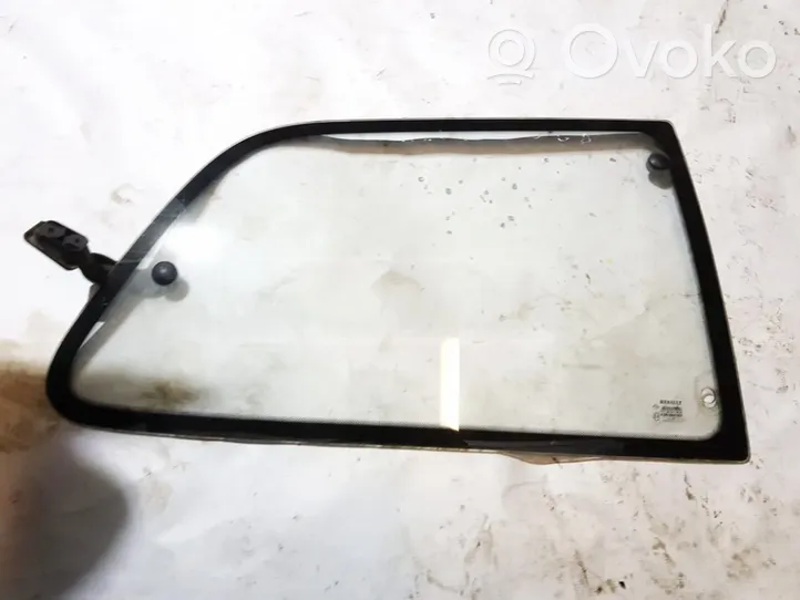 Renault Clio I Rear side window/glass 