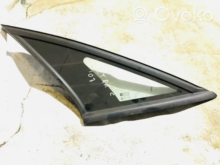 Opel Vectra C Fenêtre latérale avant / vitre triangulaire 