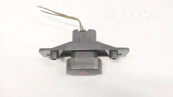 Ford Fiesta Botón interruptor de luz de peligro 6S6115C581A