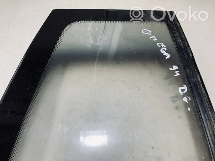 Opel Omega A Rear vent window glass 