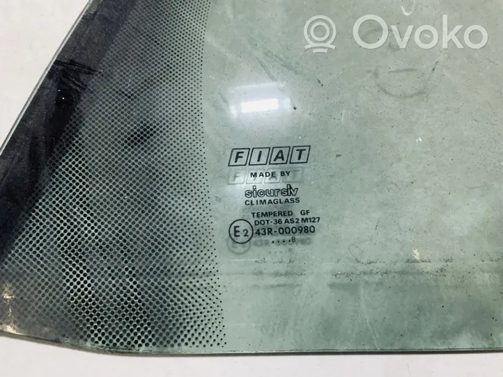 Fiat Marea Ventanilla de ventilación de la puerta trasera 