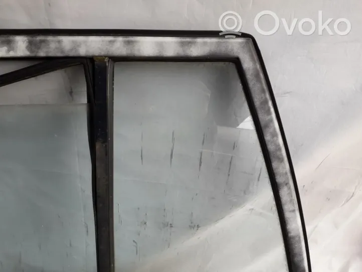 Mazda 626 Fenêtre latérale vitre arrière 