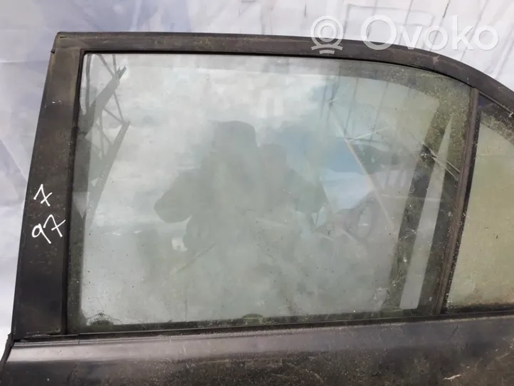 BMW 7 E38 Vetro del finestrino della portiera posteriore 