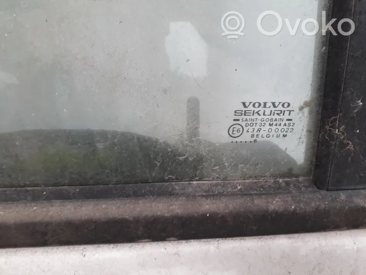 Volvo S40, V40 Takaoven ikkunalasi PILKA