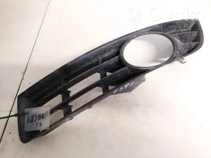 Volkswagen PASSAT B6 Grille inférieure de pare-chocs avant 3c0853665a