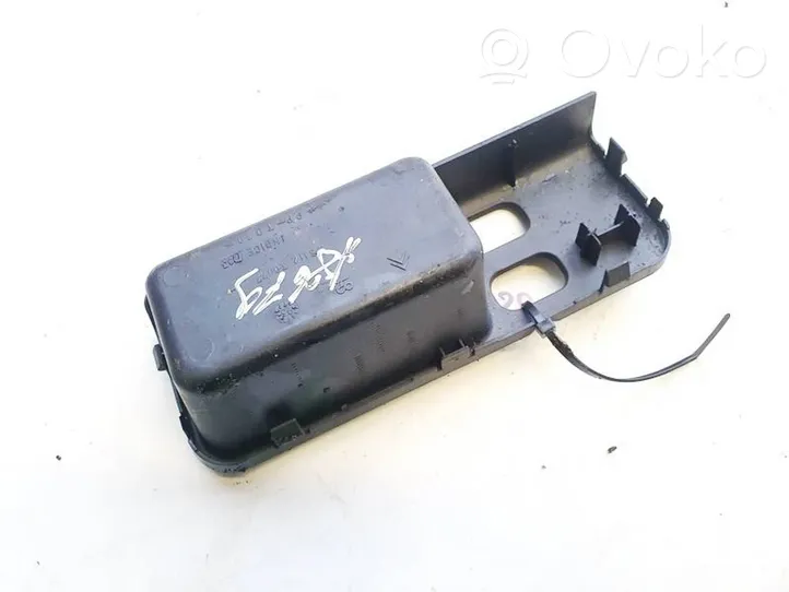 Citroen Xantia Support bouton lève vitre porte avant 9611230077