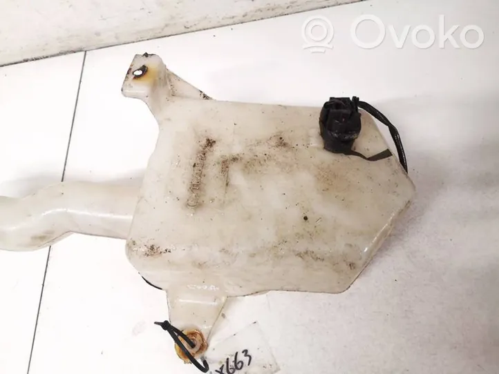 Ford Mondeo Mk III Windshield washer fluid reservoir/tank 1s7117618ae