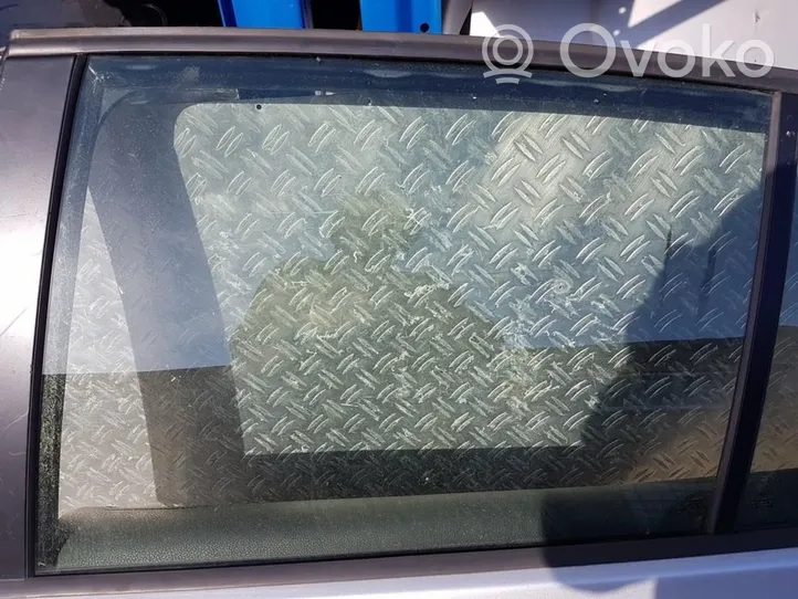 Volkswagen Golf V Vetro del finestrino della portiera posteriore 