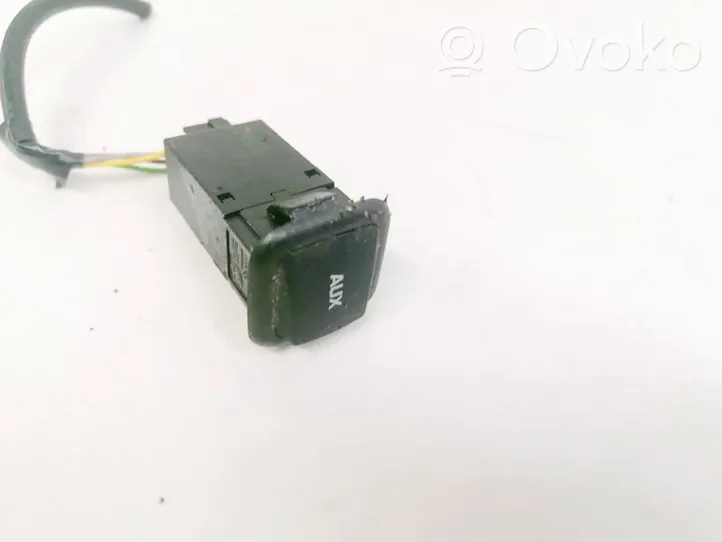 Skoda Fabia Mk2 (5J) Gniazdo / Złącze USB 