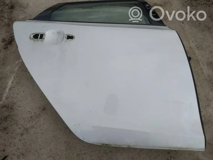 Volvo V40 Galinės durys baltos