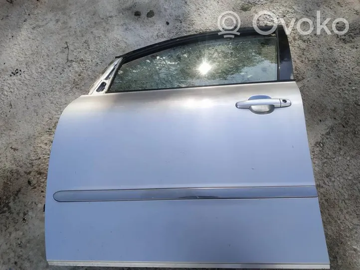 Toyota Avensis Verso Дверь pilkos