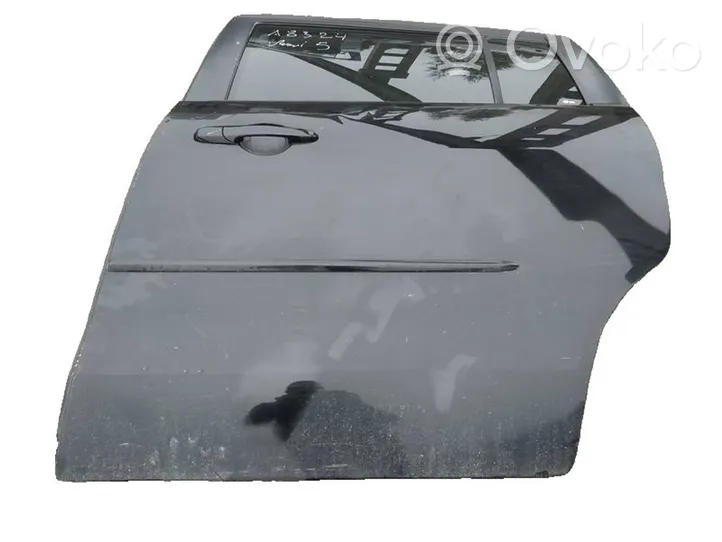 Mazda 5 Drzwi tylne juodos