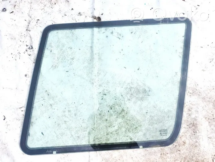 Land Rover Discovery Fenêtre latérale avant / vitre triangulaire 