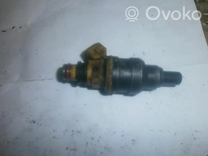 Hyundai Scoupe Fuel injector inp050