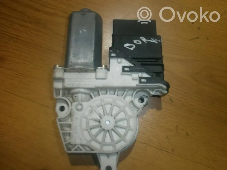 Volkswagen Bora Etuoven ikkunan nostomoottori 05076615