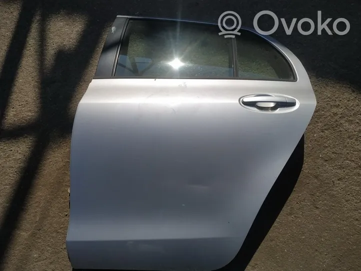 Toyota Yaris Galinės durys sidabrines