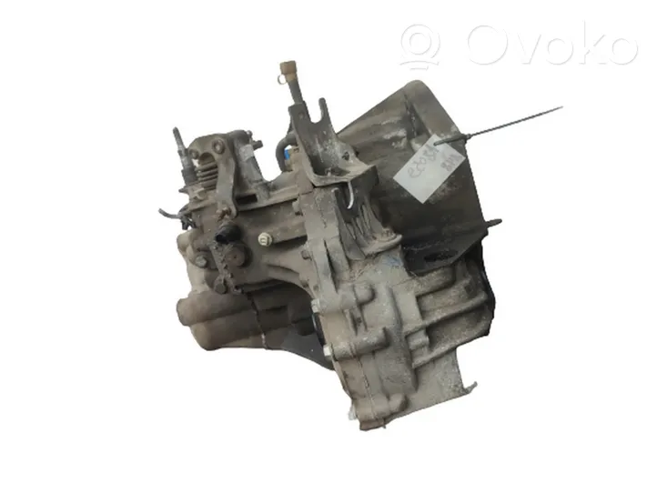 Renault Megane II Manual 5 speed gearbox 8200156391