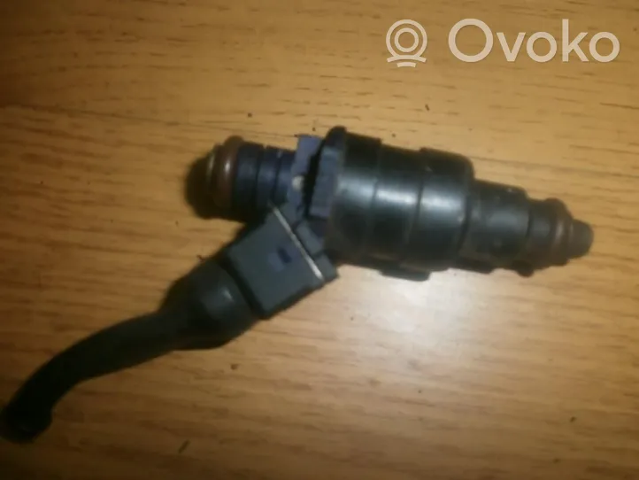 Renault Clio II Injecteur de carburant 866313