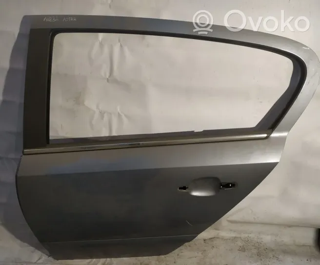 Opel Astra H Rear door pilkos