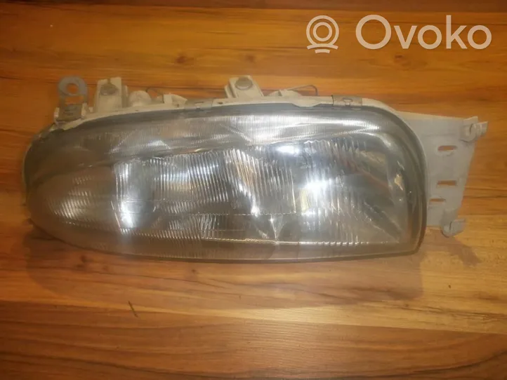 Ford Fiesta Lampa przednia 0301049004