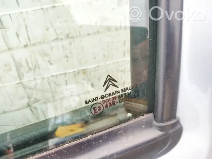 Citroen C2 Pagrindinis priekinių durų stiklas (keturdurio) 