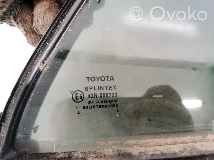 Toyota Avensis T250 Mažasis "A" galinių durų stiklas 