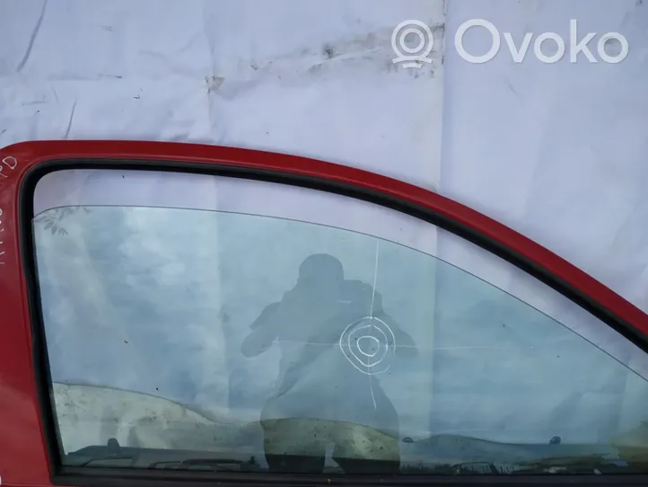 Opel Corsa B Pagrindinis priekinių durų stiklas (keturdurio) 