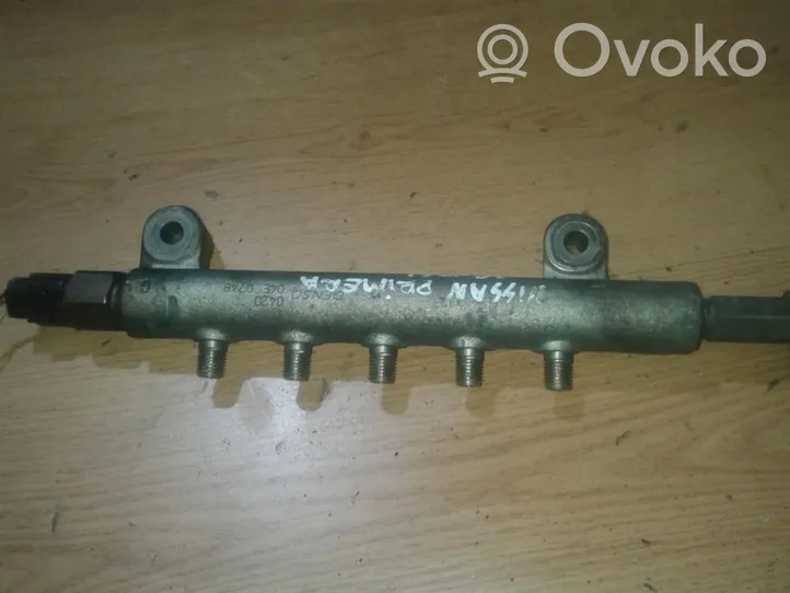 Nissan Primera Kraftstoffverteiler Einspritzleiste Verteilerrohr 04e0748