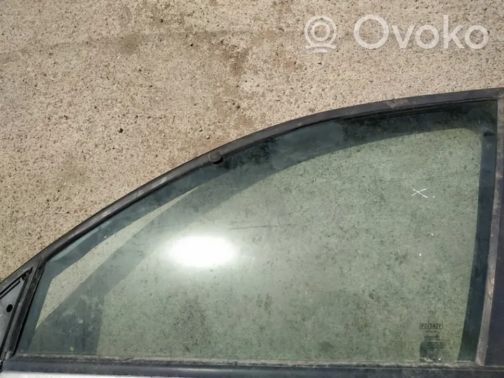 Fiat Marea Pagrindinis priekinių durų stiklas (keturdurio) 