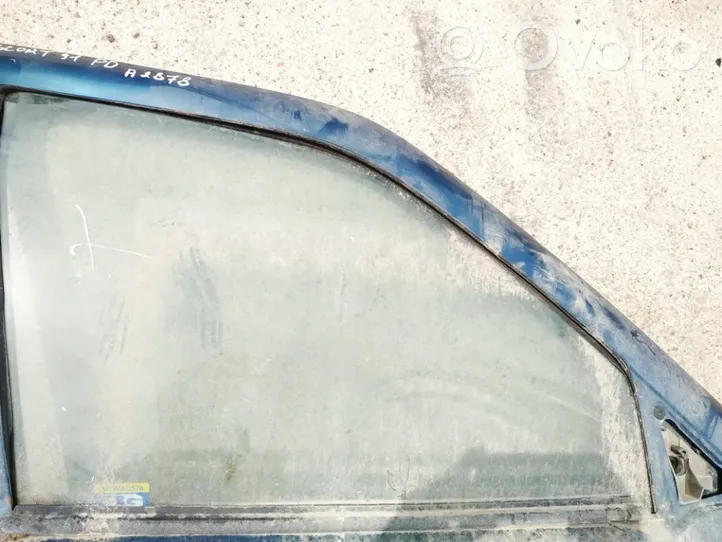 Ford Escort Vetro del finestrino della portiera anteriore - quattro porte 