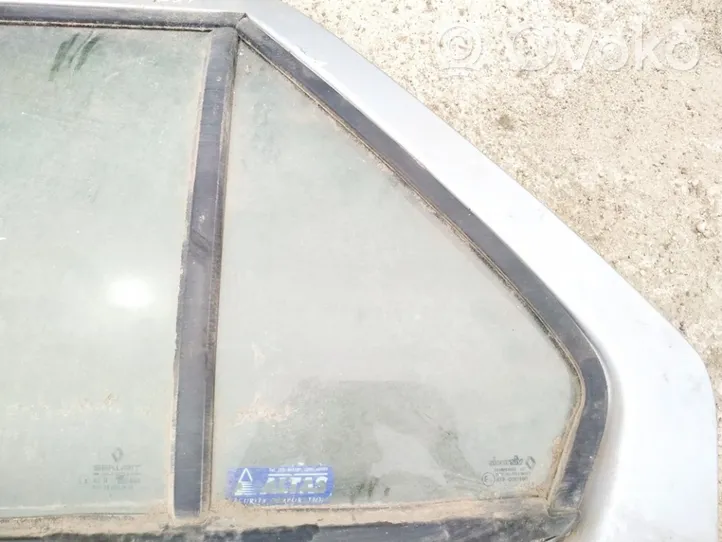 Renault 19 Rear vent window glass 