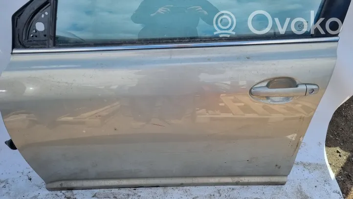 Toyota Avensis T250 Дверь pilkos