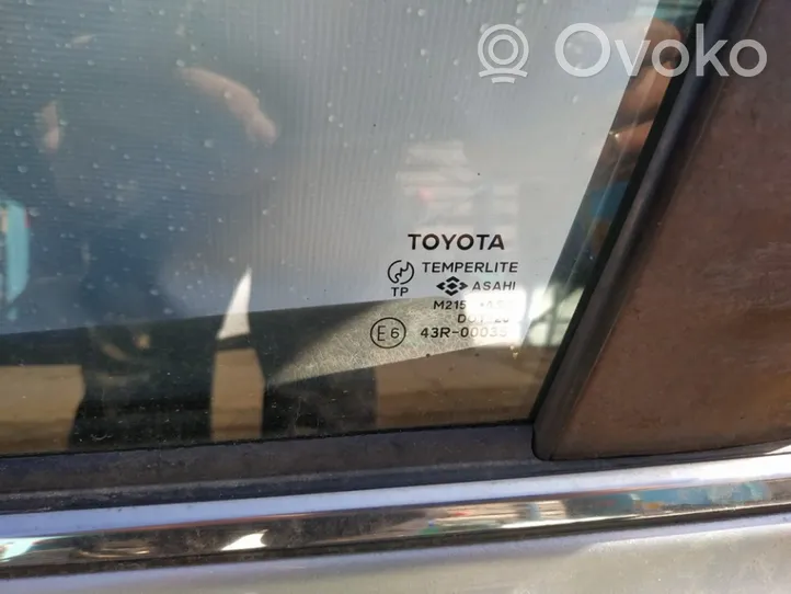 Toyota Avensis T250 Pagrindinis priekinių durų stiklas (keturdurio) 