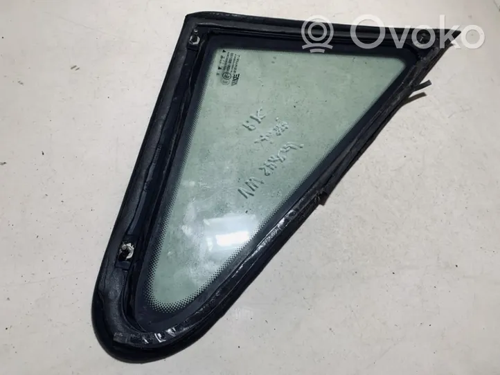 Volkswagen Sharan Front triangle window/glass 