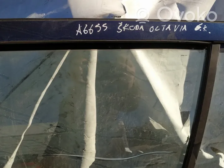 Skoda Octavia Mk2 (1Z) Takaoven ikkunalasi 