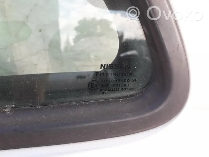 Nissan Almera N16 Mazais stikls "A" aizmugurējās durvīs 