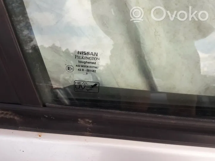 Nissan Almera N16 Etuoven ikkunalasi, neliovinen malli 